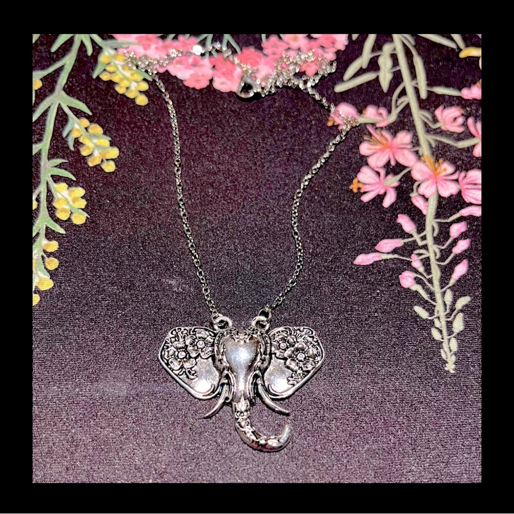 BAMA❤️ Elephant choker